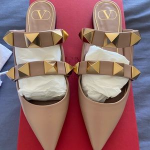 Size 37 Valentino rockstud slide